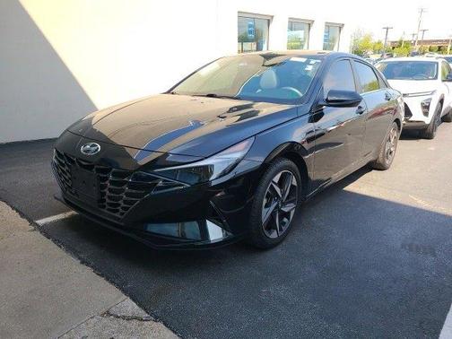 2022 Hyundai ELANTRA Limited