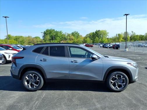Sterling Gray Metallic 2026 Chevrolet Trax LT