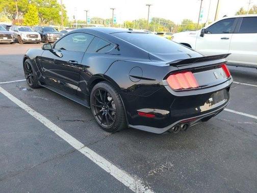 2017 Ford Shelby GT350 Base