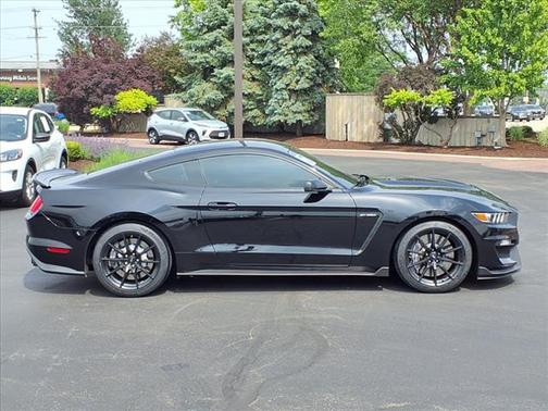 2017 Ford Shelby GT350 Base