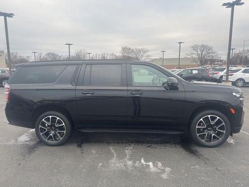 2022 Chevrolet Suburban RST