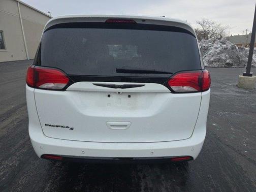2018 Chrysler Pacifica Touring-L