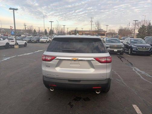 2021 Chevrolet Traverse LT Cloth