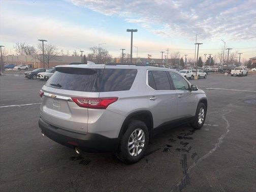 2021 Chevrolet Traverse LT Cloth