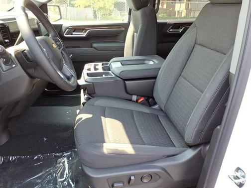 Summit White 2026 Chevrolet Silverado 1500 LT