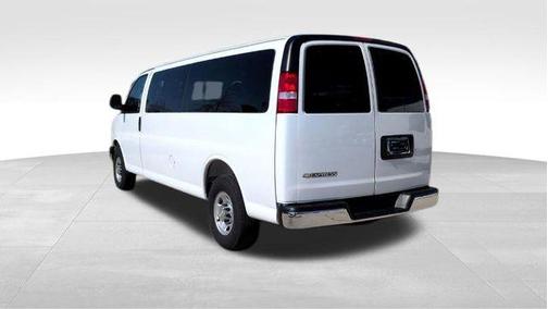 2025 Chevrolet Express 3500 LT