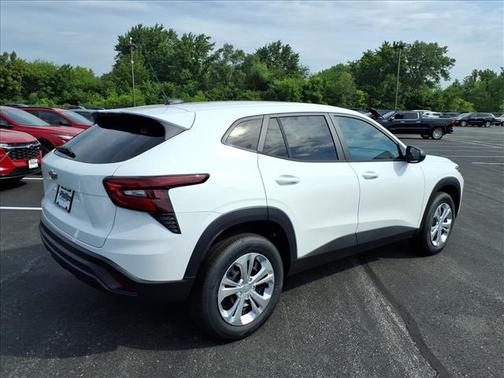 Summit White 2026 Chevrolet Trax LS