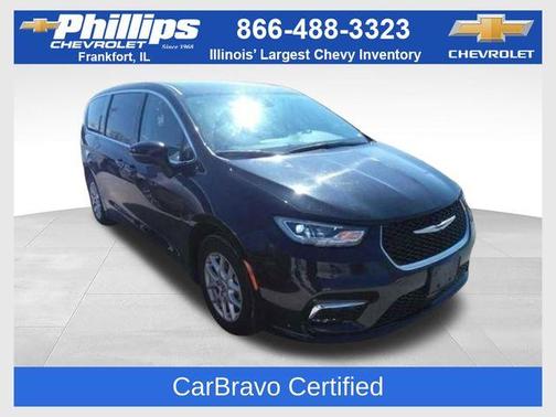Brilliant Black Crystal Pearlcoat 2023 Chrysler Pacifica Touring-L