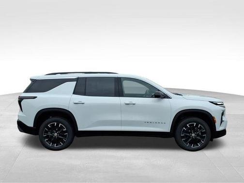 Mosaic Black Metallic 2026 Chevrolet Traverse LT