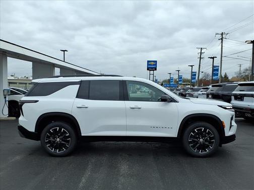 Mosaic Black Metallic 2026 Chevrolet Traverse LT