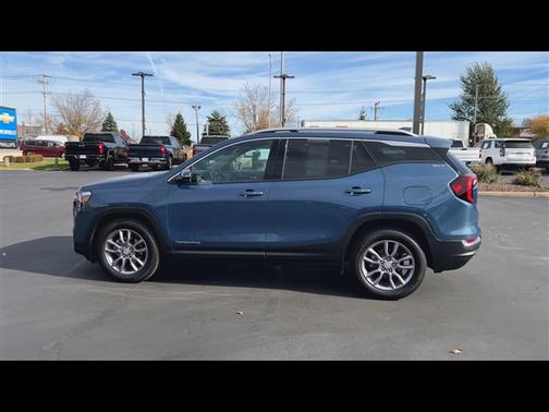 2024 GMC Terrain SLT