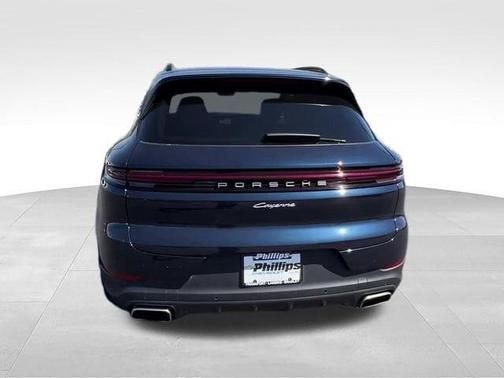Blue Metallic 2024 Porsche Cayenne Base