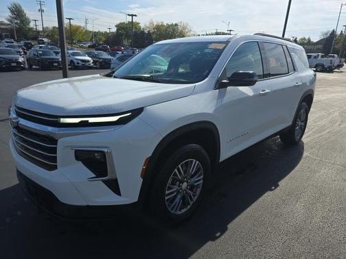 2025 Chevrolet Traverse LT