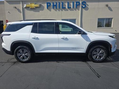 2025 Chevrolet Traverse LT