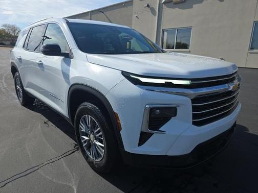 2025 Chevrolet Traverse LT