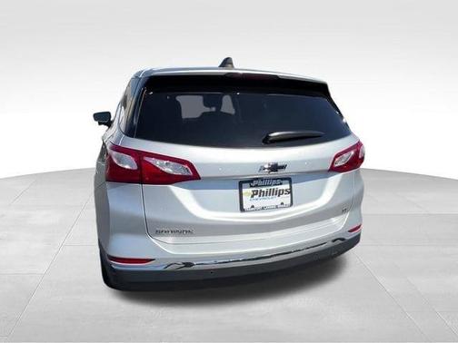 Silver Ice Metallic 2020 Chevrolet Equinox 2LT
