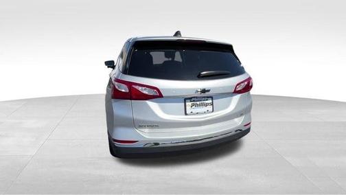 Silver Ice Metallic 2020 Chevrolet Equinox 2LT