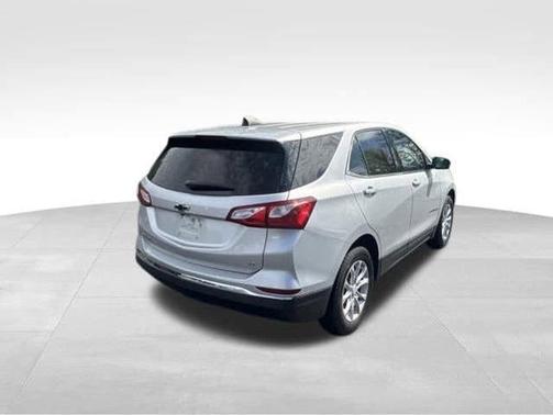 Silver Ice Metallic 2020 Chevrolet Equinox 2LT