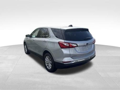 Silver Ice Metallic 2020 Chevrolet Equinox 2LT