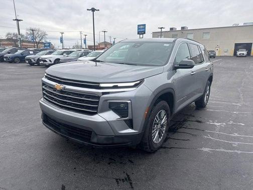 2025 Chevrolet Traverse LT