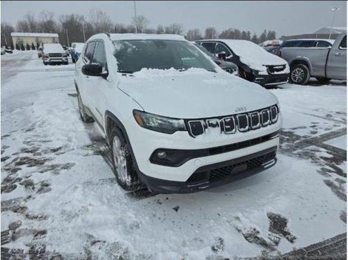 2022 Jeep Compass Latitude Lux