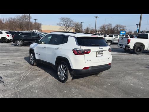 2022 Jeep Compass Latitude Lux