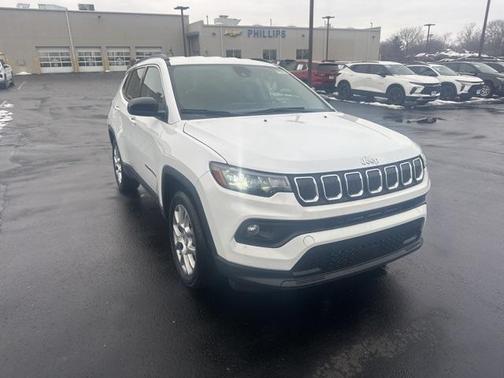 2022 Jeep Compass Latitude Lux