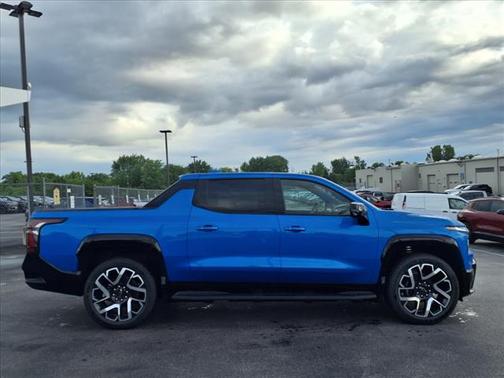 2025 Chevrolet Silverado EV RST