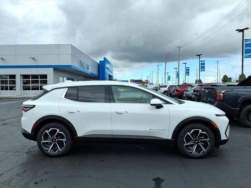 2026 Chevrolet Equinox EV LT 2