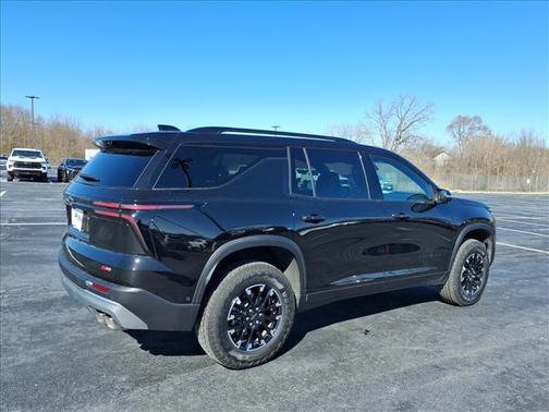 Mosaic Black Metallic 2026 Chevrolet Traverse Z71