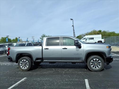 Sterling Gray Metallic 2026 Chevrolet Silverado 2500 Custom