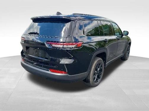 Diamond Black 2025 Jeep Grand Cherokee L Laredo