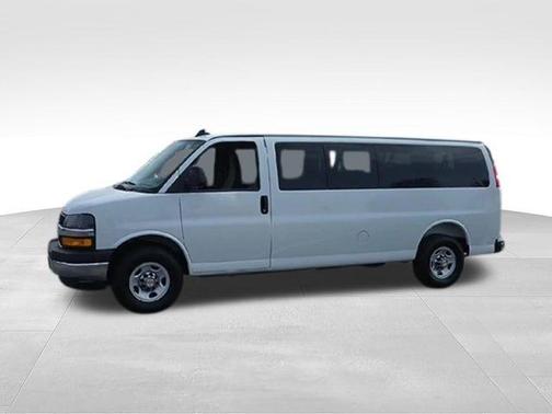Summit White 2025 Chevrolet Express 3500 LT