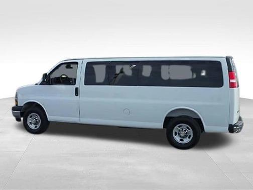 Summit White 2025 Chevrolet Express 3500 LT