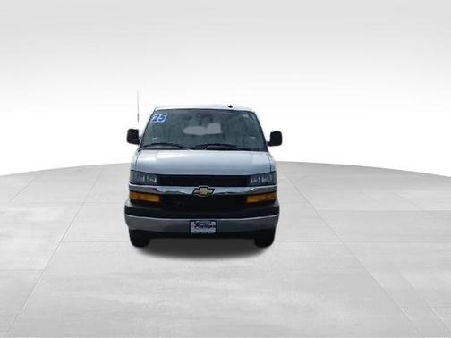 Summit White 2025 Chevrolet Express 3500 LT