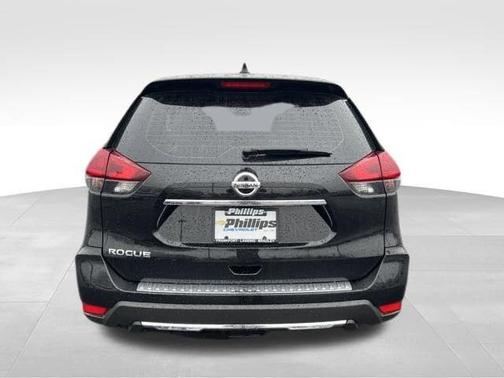 Magnetic Black 2018 Nissan Rogue S