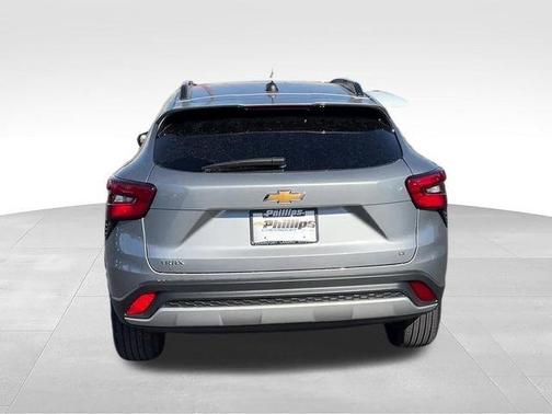 Sterling Gray Metallic 2025 Chevrolet Trax LT