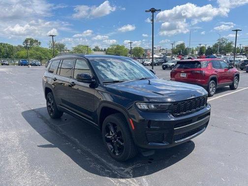 2023 Jeep Grand Cherokee L Laredo
