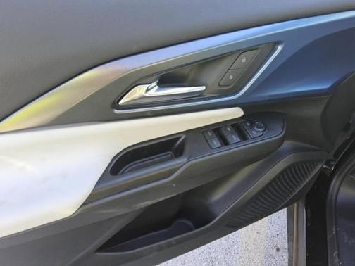 2025 Chevrolet Equinox EV LT 2