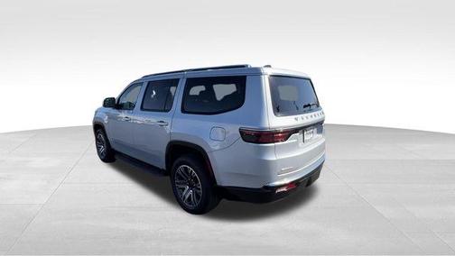 Silver Zynith 2022 Jeep Wagoneer Series III