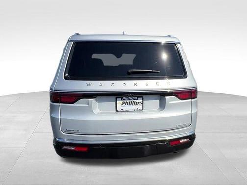 Silver Zynith 2022 Jeep Wagoneer Series III