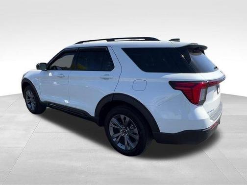 Star White 2026 Ford Explorer Active