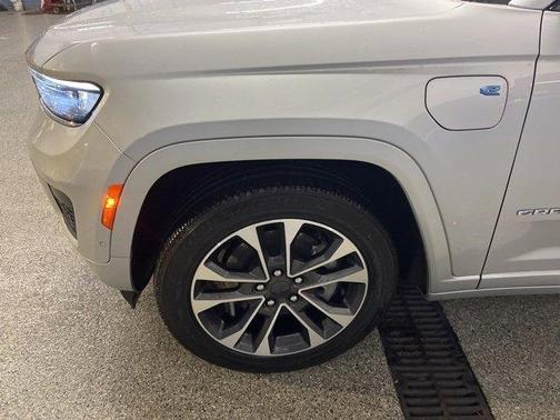 2022 Jeep Grand Cherokee 4xe Overland