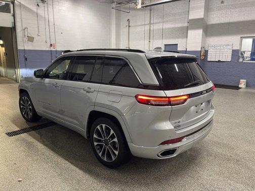 2022 Jeep Grand Cherokee 4xe Overland