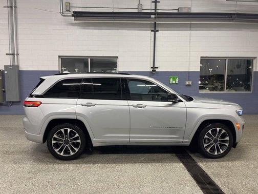 2022 Jeep Grand Cherokee 4xe Overland