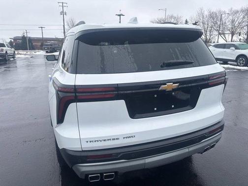 2025 Chevrolet Traverse LT