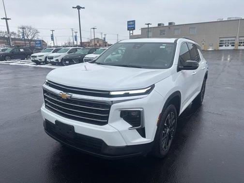 2025 Chevrolet Traverse LT