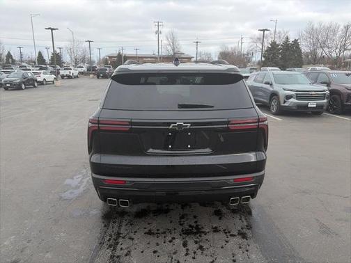 2024 Chevrolet Traverse LT
