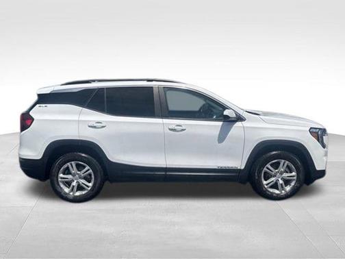 Summit White 2023 GMC Terrain SLE