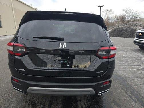 2023 Honda Pilot Elite